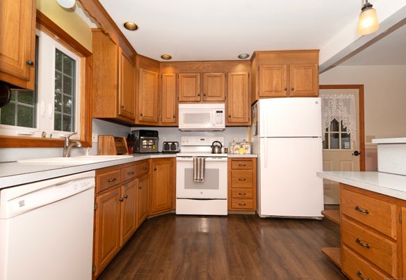 Interior, Kitchen, Recessed Lighting, Wood Texture Flooring