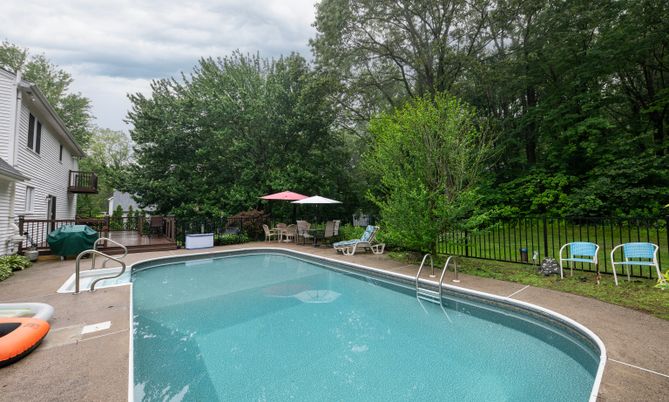 Exterior, Pool