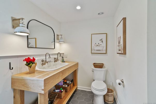 Bathroom, Interior, Recessed Lighting