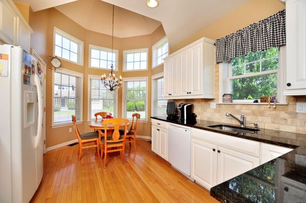 Chandelier, Dining room, Interior, Kitchen, Recessed Lighting, Wood Texture Flooring