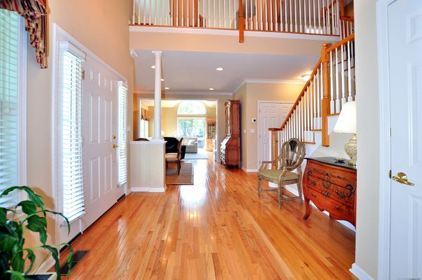 Interior, Recessed Lighting, Wood Texture Flooring