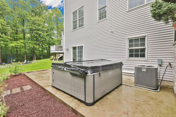Exterior, Hot Tub