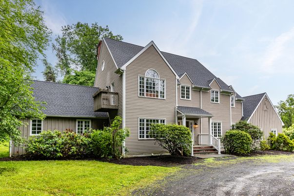 Backyard, Exterior, Facade, Farmhouse