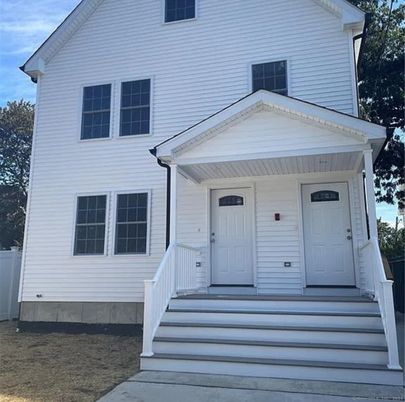 Exterior, Facade, Queen Anne Victorian