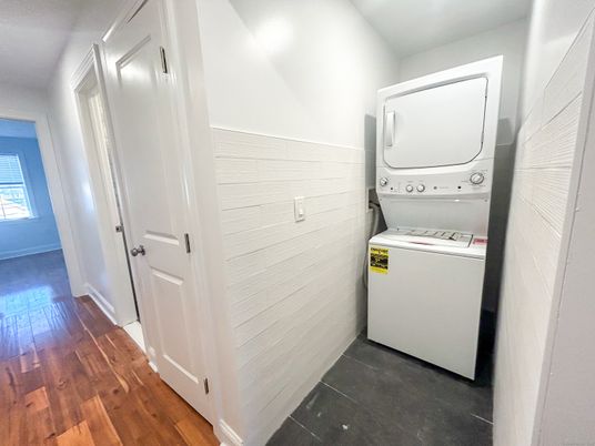Interior, Utility Closets, Washer, Wood Texture Flooring