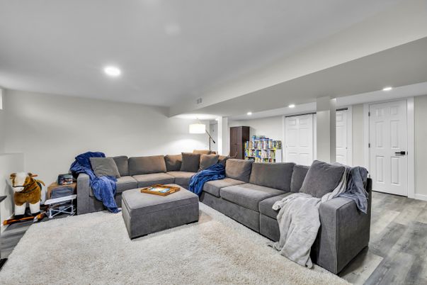 Interior, Living room, Recessed Lighting, Wood Texture Flooring