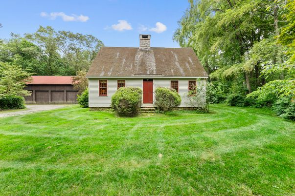 Backyard, Exterior, Facade, Cape Cod