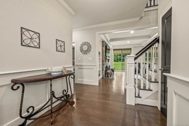 Interior, Recessed Lighting, Wood Texture Flooring