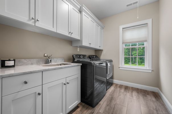 Interior, Washer, Wood Texture Flooring