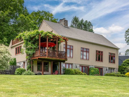 Backyard, Exterior, Facade, Farmhouse