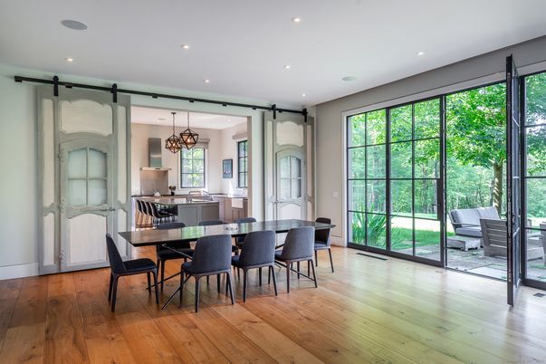 Chandelier, Dining room, Interior, Recessed Lighting, Wood Texture Flooring