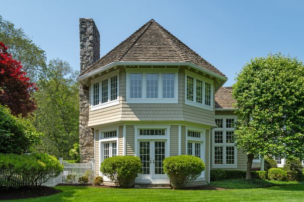 Exterior, Facade, Queen Anne Victorian