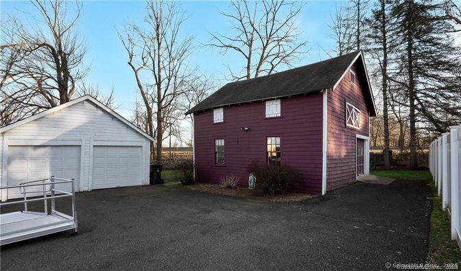 Detached Garage, Exterior