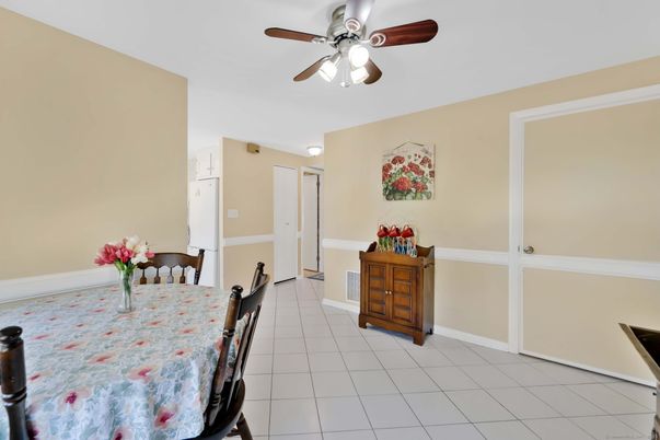 Dining room, Interior