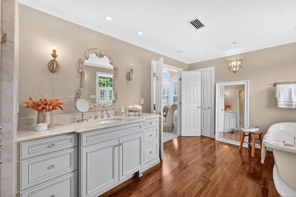 Bathroom, Interior, Recessed Lighting, Wood Texture Flooring