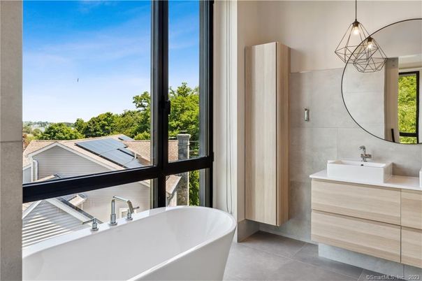 Bathroom, Free Standing Baths, Interior, Pendant Lights