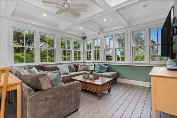 Interior, Living room, Recessed Lighting, Sun Room, Wood Texture Flooring