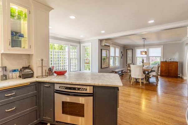 Dining room, Interior, Kitchen, Pendant Lights, Recessed Lighting, Wood Texture Flooring