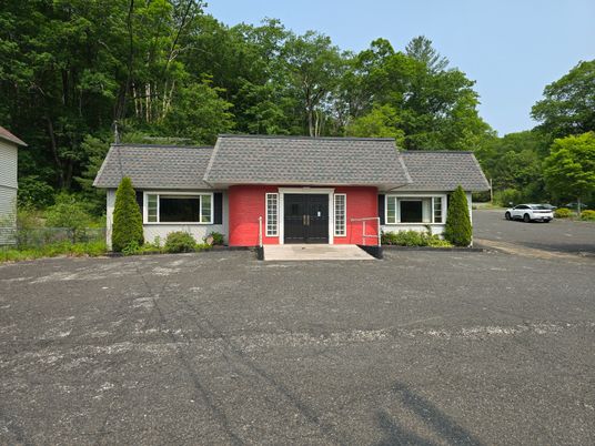 Exterior, Facade, Cape Cod