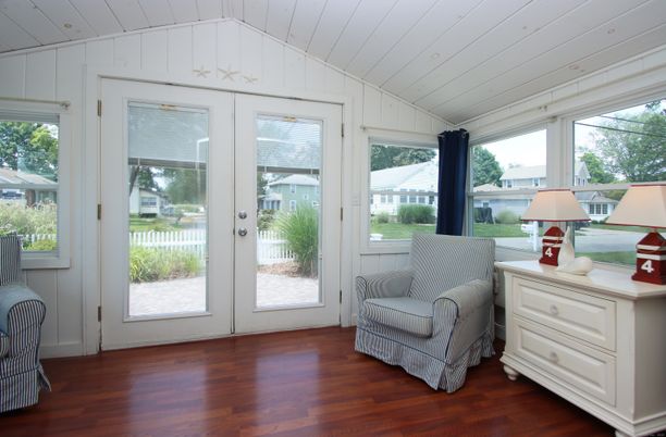 Interior, Sun Room, Wood Texture Flooring