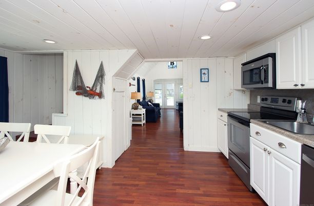 Dining room, Interior, Kitchen, Recessed Lighting, Wood Texture Flooring