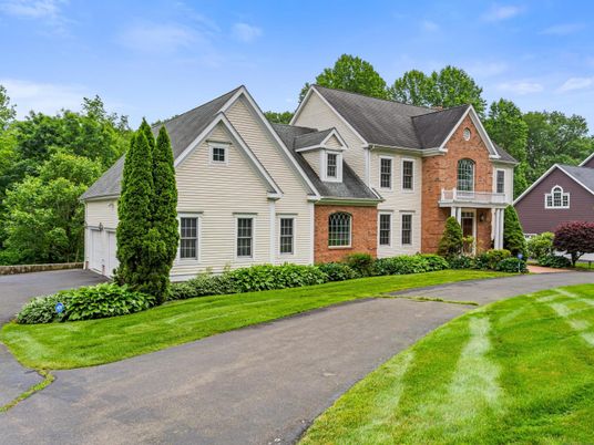 Exterior, Facade, Brick Facade, Farmhouse