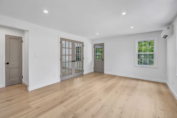 Empty room, Interior, Recessed Lighting, Wood Texture Flooring
