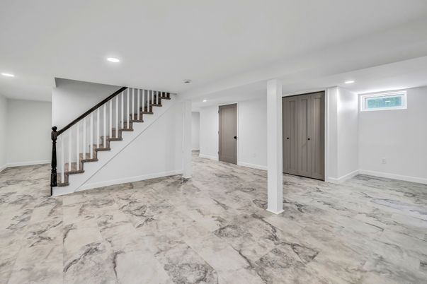 Empty room, Interior, Marble, Recessed Lighting