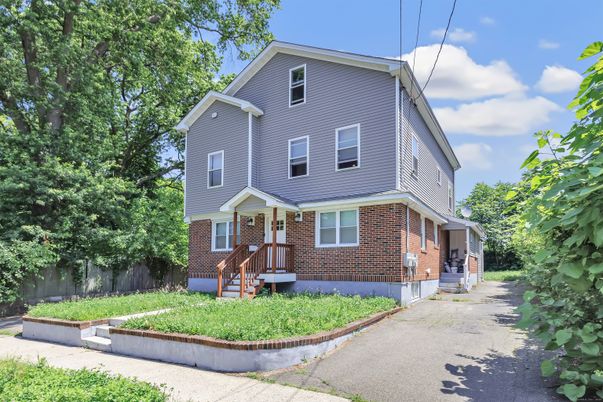 Exterior, Facade, Brick Facade, Queen Anne Victorian
