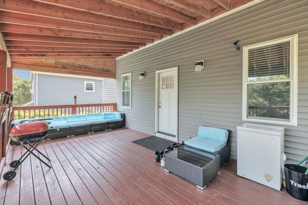 Exterior, Wooden Beams