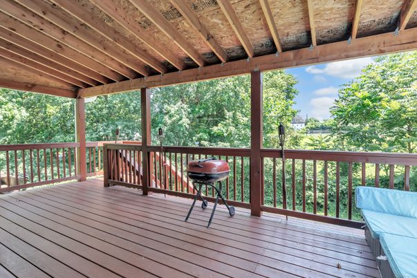 Exterior, Wooden Beams