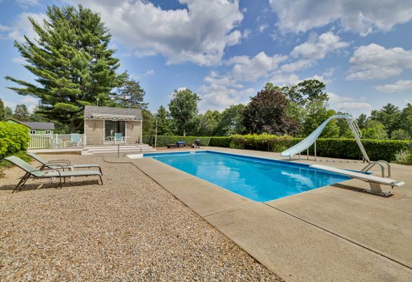 Exterior, Playground, Pool