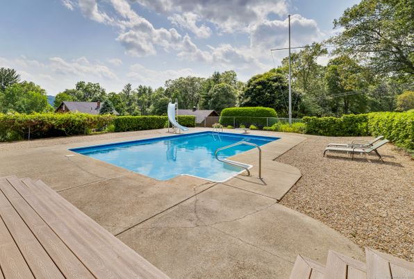 Exterior, Pool