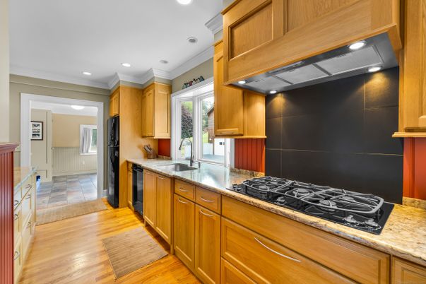Interior, Kitchen, Recessed Lighting, Wood Texture Flooring