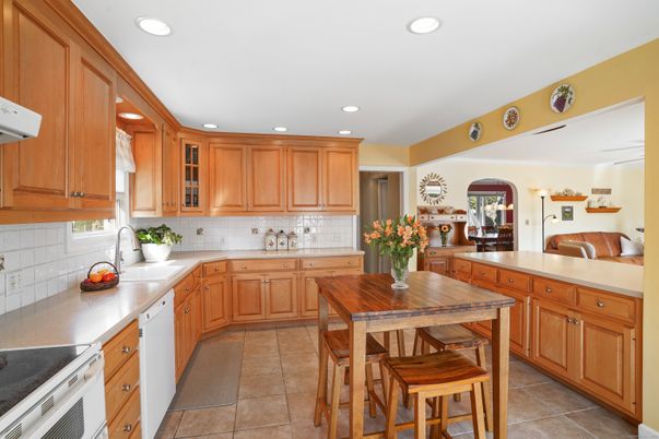 Dining room, Interior, Kitchen, Recessed Lighting
