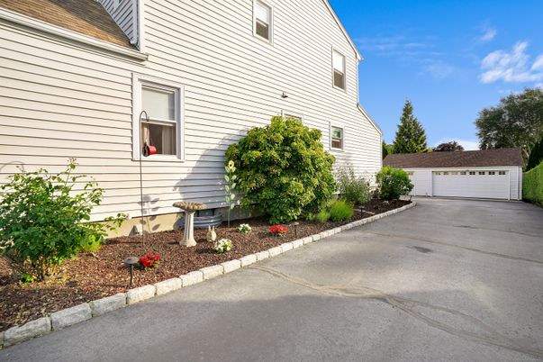 Detached Garage, Exterior