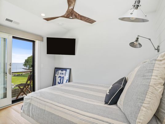 Bedroom, Interior, Recessed Lighting, Water, Wood Texture Flooring