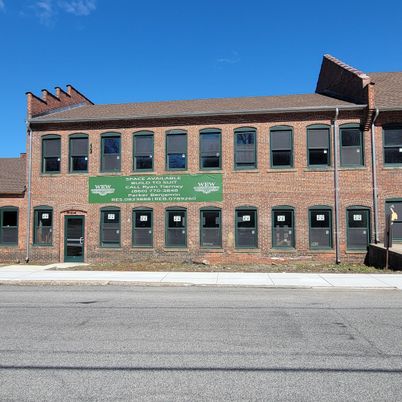 Exterior, Facade, Brick Facade, Rowhouse