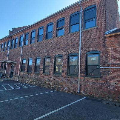 Exterior, Facade, Brick Facade, Rowhouse