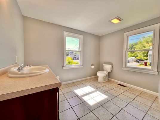 Bathroom, Interior, Recessed Lighting