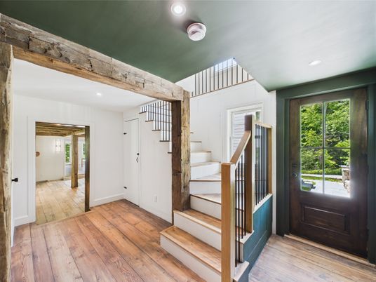 Interior, Recessed Lighting, Wood Texture Flooring