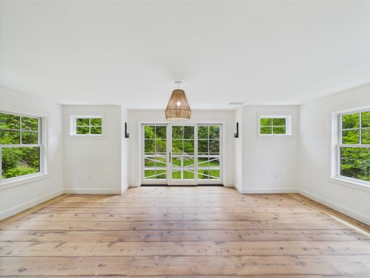 Chandelier, Empty room, Interior, Wood Texture Flooring