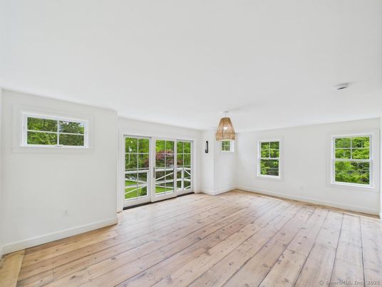 Empty room, Interior, Pendant Lights, Wood Texture Flooring