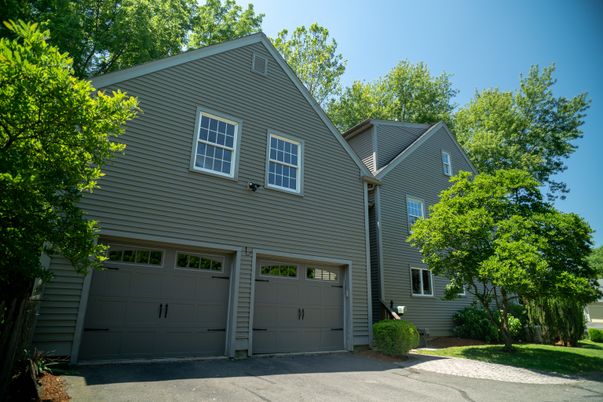 Attached, Exterior, Facade, Rowhouse