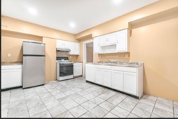 Interior, Kitchen, Recessed Lighting, Washer