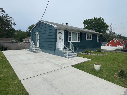 Backyard, Exterior, Facade, Cape Cod