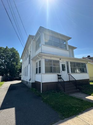 Exterior, Facade, American Foursquare
