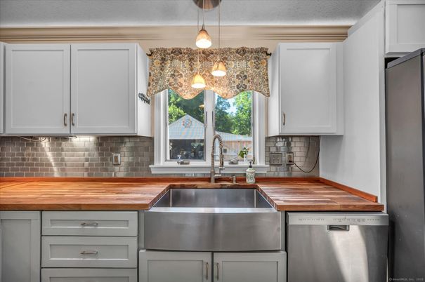 Interior, Kitchen, Pendant Lights, Stainless Steel Appliances