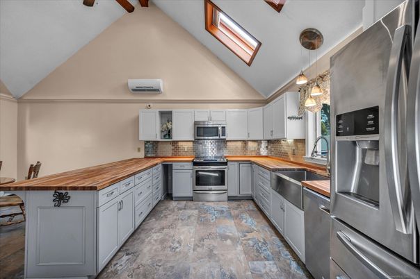 Interior, Kitchen, Pendant Lights, Stainless Steel Appliances