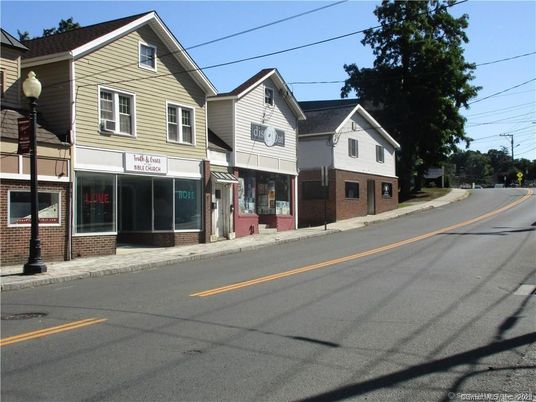 Exterior, Facade, Brick Facade, Rowhouse